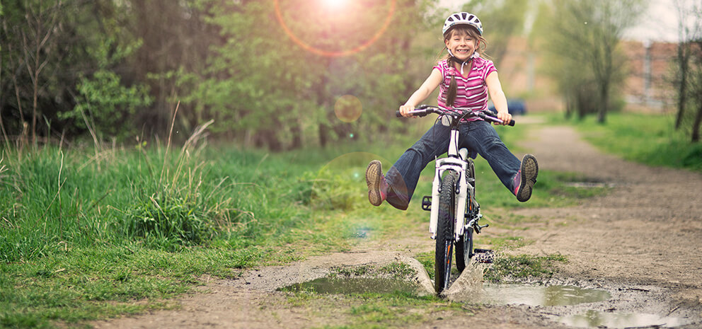 Kinder beim Fahrradfahren